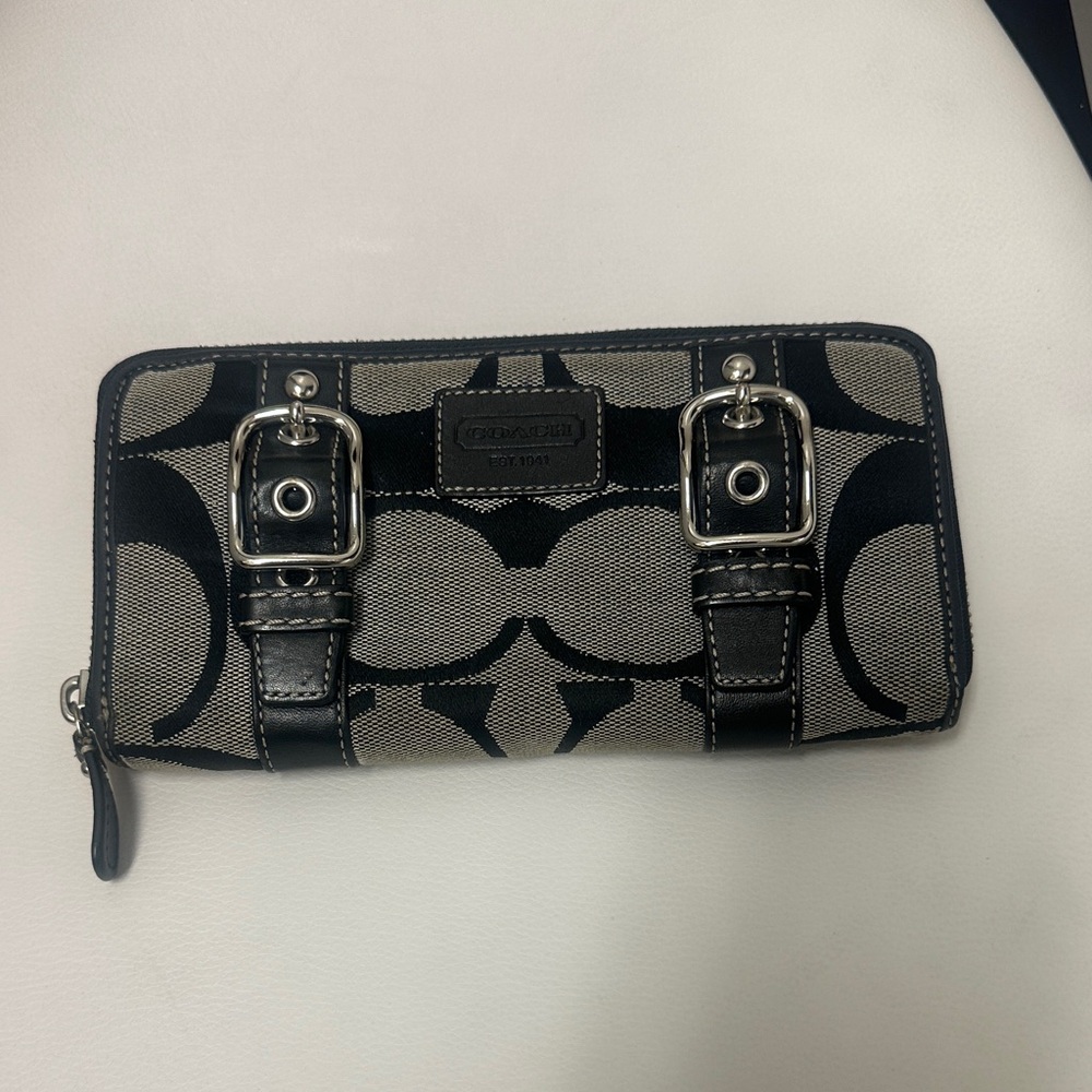 Coach Signature Canvas ZOE double buckle Wallet in black & gray, Silver Accents - Picture 1 of 14